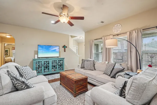 Property Slideshow image 3 of 28 | 30 trafalgar pl, Conroe, TX, 77384