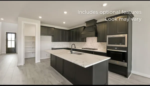 Property Slideshow image 2 of 11 | 26152 treetop terrace ln, Montgomery, TX, 77316