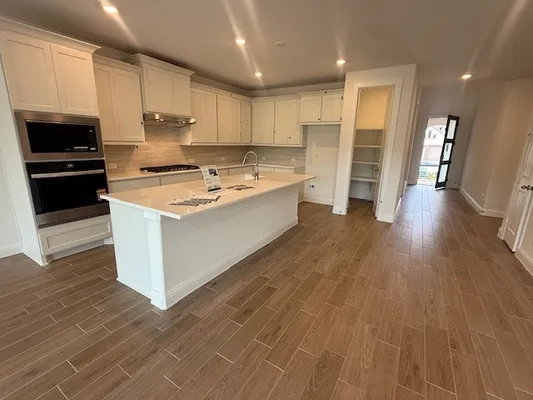 Property Slideshow image 3 of 16 | 26152 treetop terrace ln, Montgomery, TX, 77316