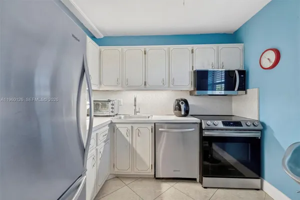 Property Slideshow image 3 of 34 | 2901 nw 46th ave 306, Lauderdale Lakes, FL, 33313