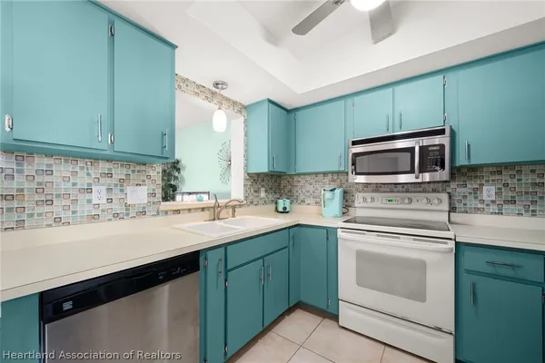 Property Slideshow image 3 of 48 | 3833 sunbird cir, Sebring, FL, 33872