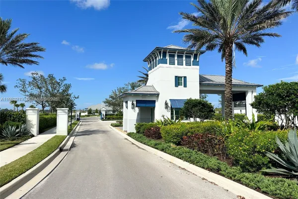 Property Slideshow image 3 of 36 | 797 se bloomfield rd, Port St Lucie, FL, 34984