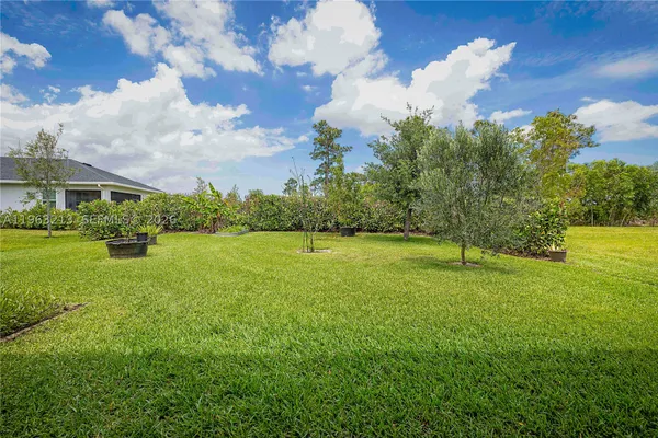 Property Slideshow image 3 of 49 | 797 se bloomfield rd, Port St Lucie, FL, 34984