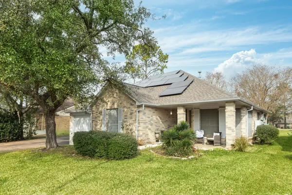 Property Slideshow image 2 of 14 | 2819 s peach hollow cir, Pearland, TX, 77584