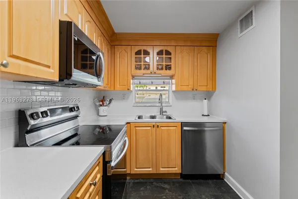 Property Slideshow image 3 of 31 | 691 s hollybrook dr 26-105, Pembroke Pines, FL, 33025