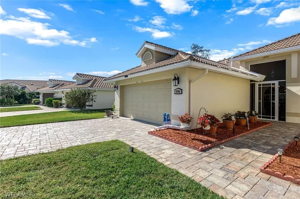 Property Slideshow image 3 of 35 | 8586 mustang dr 25, Naples, FL, 34113