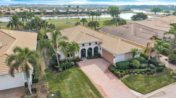 Property Slideshow image 2 of 50 | 10529 azzurra dr, Fort Myers, FL, 33913
