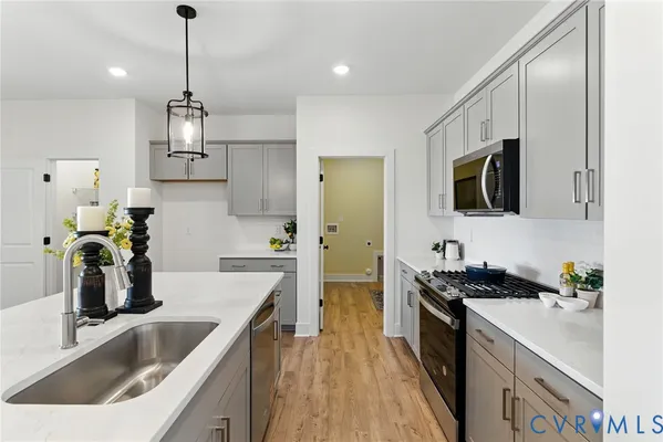 Property Slideshow image 2 of 19 | 6718 oasis breeze ln, Midlothian, VA, 23112