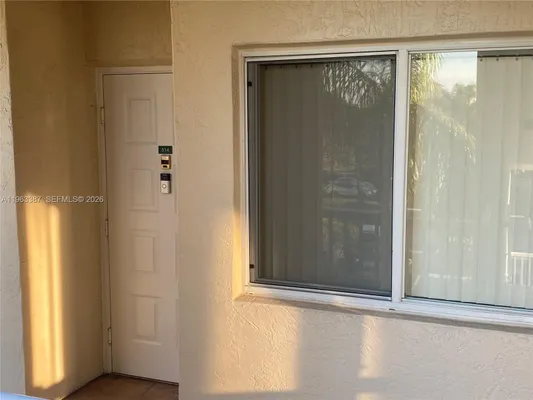 Property Slideshow image 3 of 42 | 9551 weldon cir e314, Fort Lauderdale, FL, 33321