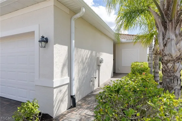 Property Slideshow image 2 of 47 | 10360 prato dr, Fort Myers, FL, 33913