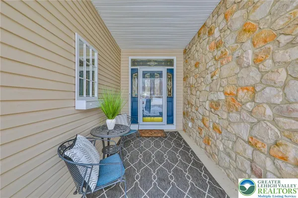 Property Slideshow image 2 of 59 | 134 glenmoor cir s, Palmer Twp, PA, 18045