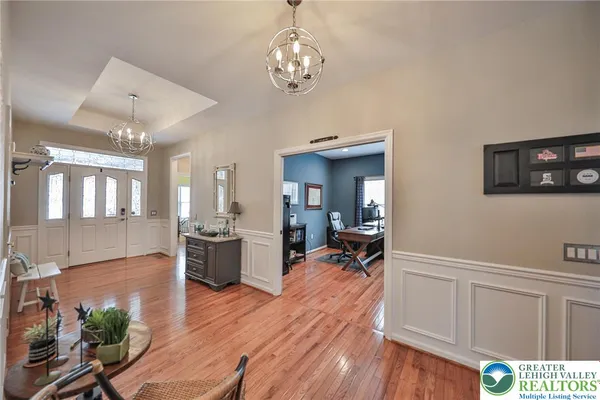 Property Slideshow image 3 of 59 | 134 glenmoor cir, Palmer Twp, PA, 18045