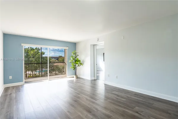 Property Slideshow image 2 of 39 | 1600 sw 127th way 305c, Pembroke Pines, FL, 33027