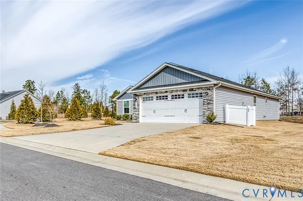 Property Slideshow image 2 of 35 | 7410 e danube loop, New Kent, VA, 23124