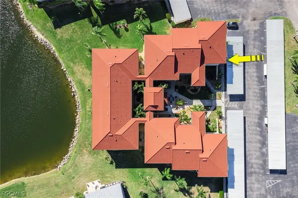 Property Slideshow image 2 of 45 | 11170 caravel cir 310, Fort Myers, FL, 33908