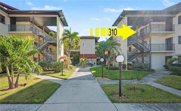 Property Slideshow image 3 of 46 | 11170 caravel cir 310, Fort Myers, FL, 33908
