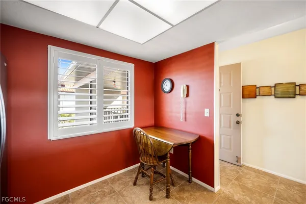 Property Slideshow image 3 of 49 | 11170 caravel cir 310, Fort Myers, FL, 33908