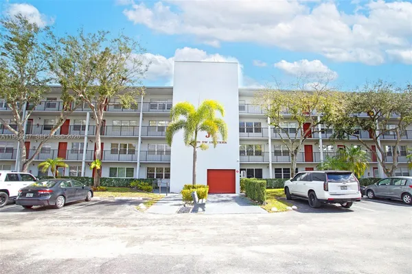 Property Slideshow image 2 of 59 | 1301 sw 135th ter j413, Pembroke Pines, FL, 33027