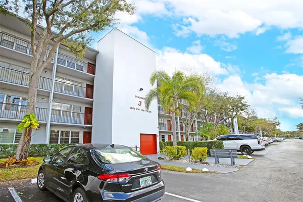 Property Slideshow image 3 of 59 | 1301 sw 135th ter j413, Pembroke Pines, FL, 33027