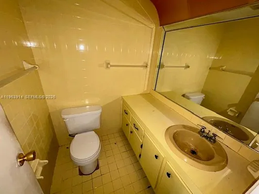 Property Slideshow image 3 of 8 | 4751 nw 21st st 114, Lauderhill, FL, 33313