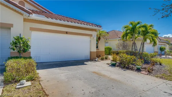 Property Slideshow image 2 of 50 | 3181 matecumbe key rd 4, Punta Gorda, FL, 33955