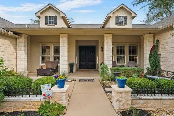 Property Slideshow image 3 of 37 | 203 cowan creek dr, Georgetown, TX, 78633