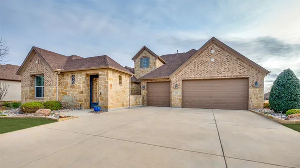 Property Slideshow image 2 of 30 | 11805 cinnamon dr, Denton, TX, 76207