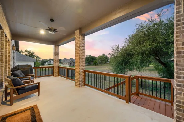 Property Slideshow image 2 of 40 | 422 bridle trl, New Braunfels, TX, 78132
