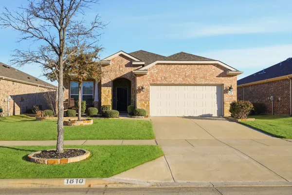 Property Slideshow image 2 of 37 | 1810 port royal ln, Frisco, TX, 75036