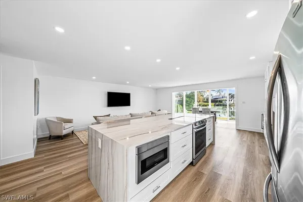 Property Slideshow image 3 of 38 | 1910 gulf shore blvd 107, Naples, FL, 34102