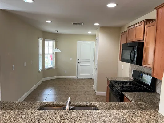 Property Slideshow image 3 of 15 | 618 windward ct, Richmond, TX, 77469