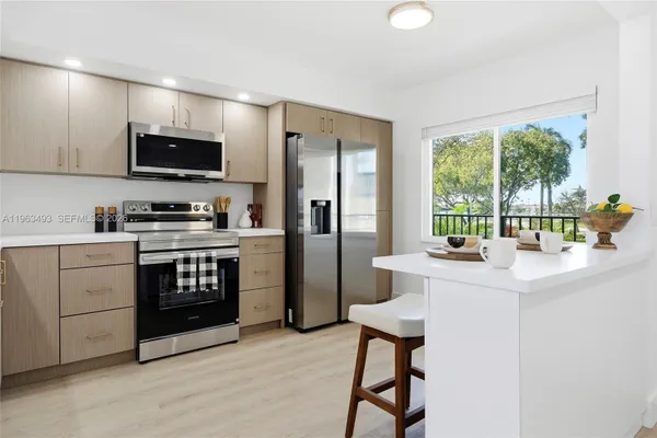 Property Slideshow image 2 of 31 | 901 sw 128th ter a204, Pembroke Pines, FL, 33027