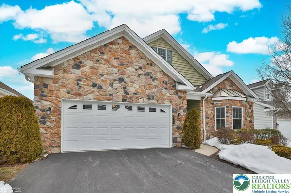 Property Slideshow image 2 of 55 | 5444 loyal dr, Bethlehem, PA, 18017