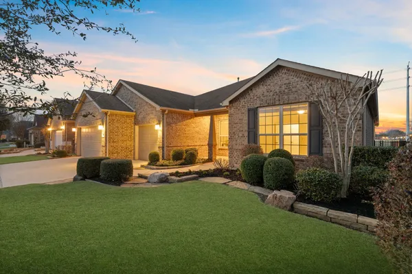 Property Slideshow image 2 of 48 | 3911 red alder way, Richmond, TX, 77469