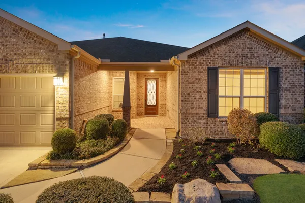 Property Slideshow image 3 of 48 | 3911 red alder way, Richmond, TX, 77469