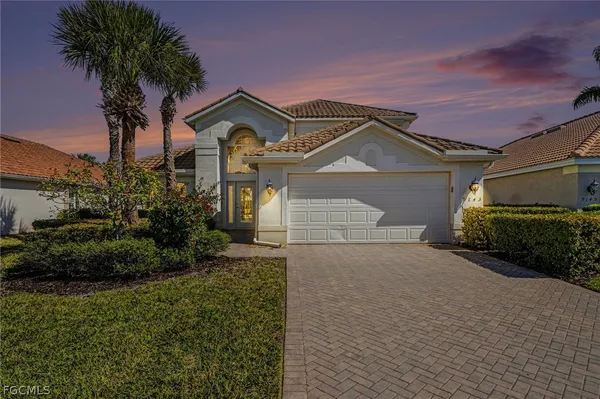 Property Slideshow image 2 of 46 | 9143 shadow glen way, Fort Myers, FL, 33913