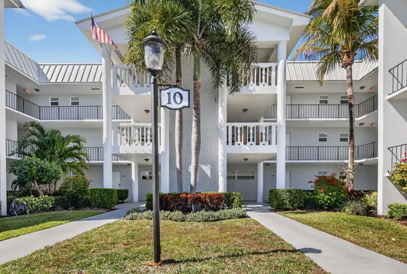 Property Slideshow image 3 of 40 | 10 colonial club dr 305, Boynton Beach, FL, 33435