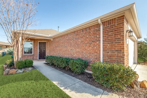 Property Slideshow image 2 of 30 | 6698 trout ln, Frisco, TX, 75036