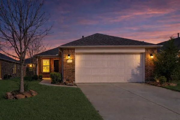 Property Slideshow image 3 of 30 | 6698 trout ln, Frisco, TX, 75036