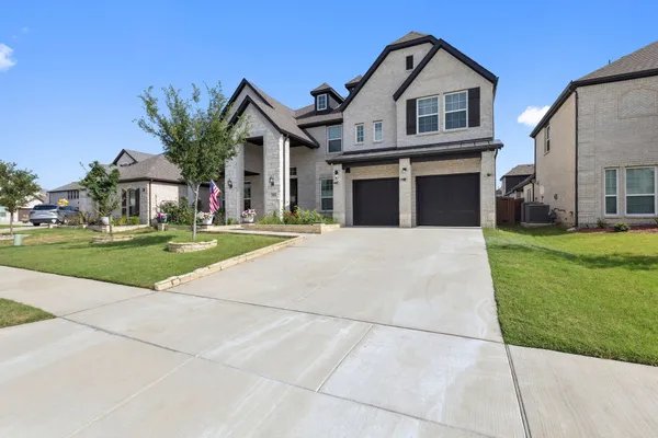 Property Slideshow image 2 of 26 | 3222 emerald edge dr, Wylie, TX, 75098