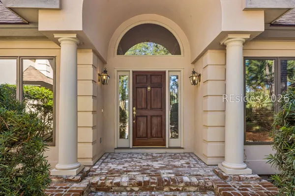 Property Slideshow image 2 of 38 | 300 seabrook dr, Hilton Head Island, SC, 29926