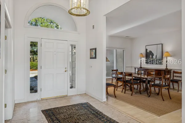Property Slideshow image 3 of 38 | 300 seabrook dr, Hilton Head Island, SC, 29926