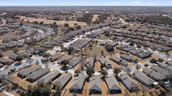 Property Slideshow image 3 of 40 | 718 salt creek ln, Georgetown, TX, 78633