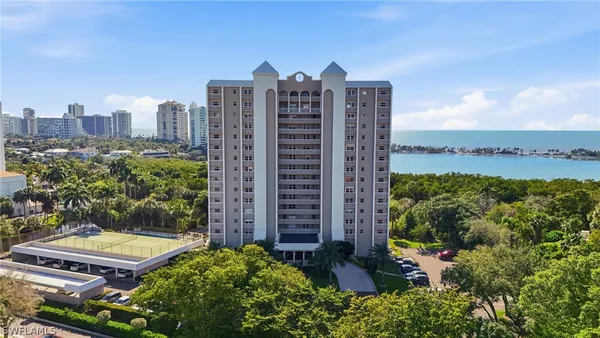 Property Slideshow image 2 of 50 | 5501 heron point dr 602, Naples, FL, 34108