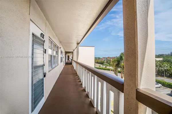 Property Slideshow image 3 of 25 | 408 southampton a 408, West Palm Beach, FL, 33417