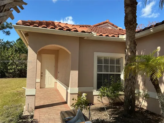 Property Slideshow image 2 of 21 | 600 nw treves ct, Port St Lucie, FL, 34986