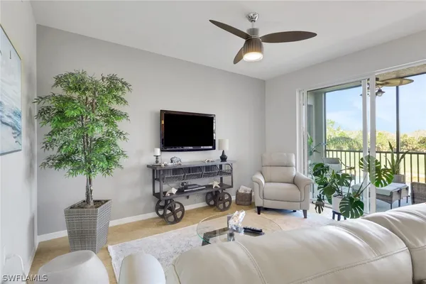 Property Slideshow image 2 of 49 | 10337 heritage bay blvd 1833, Naples, FL, 34120