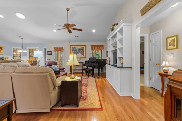 Property Slideshow image 2 of 31 | 143 myrtle trace dr, Conway, SC, 29526