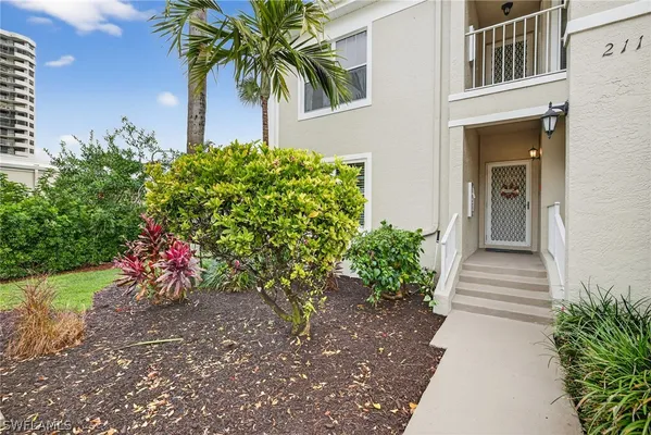 Property Slideshow image 2 of 31 | 5899 chanteclair dr 211, Naples, FL, 34108