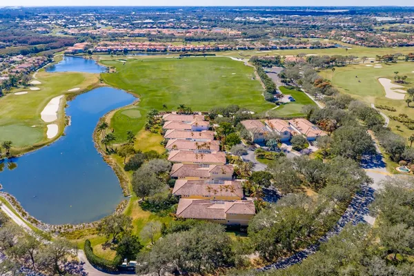 Property Slideshow image 2 of 36 | 5425 sol rue cir, Vero Beach, FL, 32967